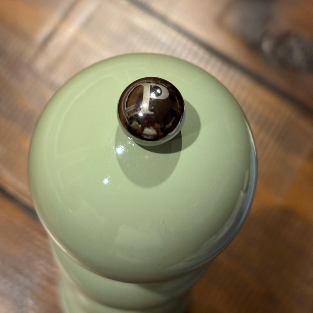 Addison Ross Salt or Pepper Bobble Grinder in Sage - Picture 4 of 6